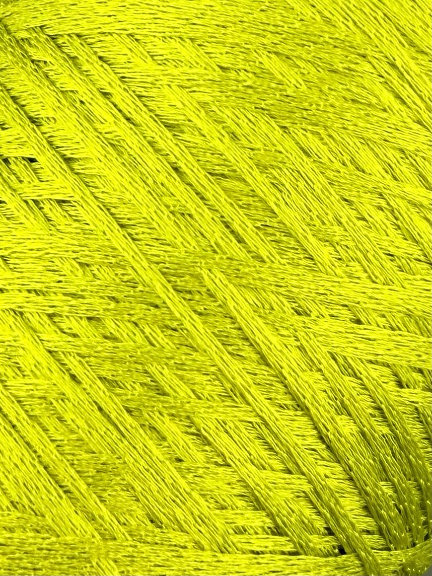 Filati Naturali Glamour Pro ca. 500 m / 100 g – 100 % Seidengarn col. Limettengrün (20813)